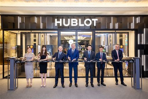 Hublot song hành cùng The Hour Glass trong kế hoạch chinh .